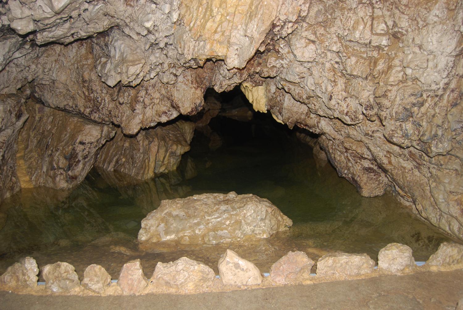 entrée des grottes de Vallorbe